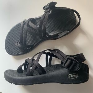 Chaco classic black strap sandals women’s size 6